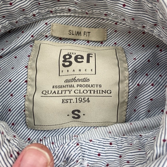𝅺GEF of France slim fit button down navy and red pattern size small - Picture 5 of 6